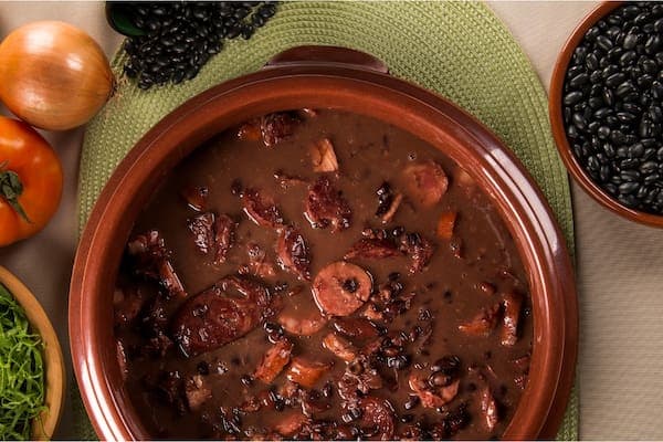 Feijoada bem temperada e completa 500g