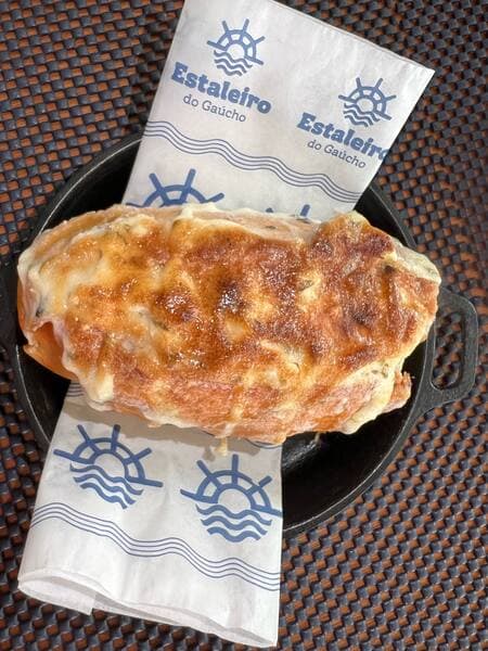 Pão de alho cremoso e crocante , irresistível!