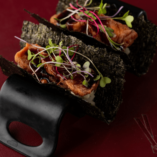 HAND ROLL CRISPY SALMON