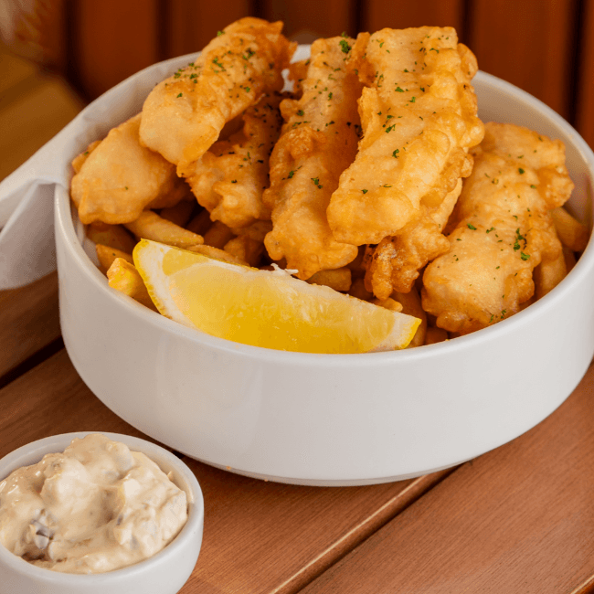 FISH AND CHIPS AO MOLHO TÁRTARO